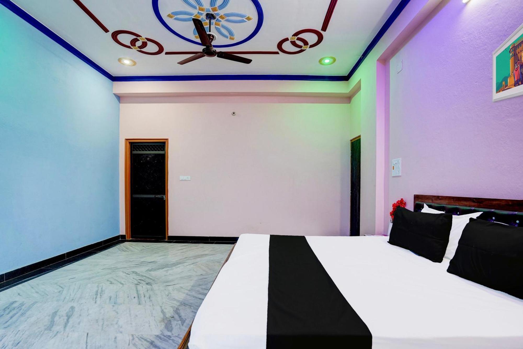 Hotel O J.D. Palace พาราณสี ภายนอก รูปภาพ