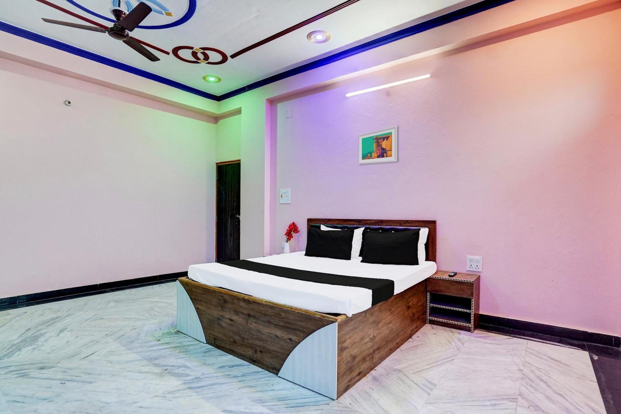 Hotel O J.D. Palace พาราณสี ภายนอก รูปภาพ