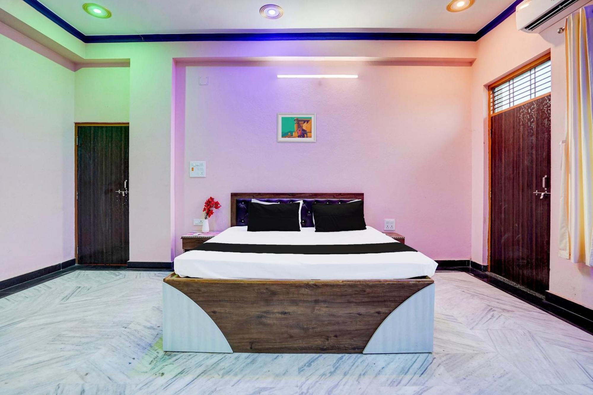 Hotel O J.D. Palace พาราณสี ภายนอก รูปภาพ